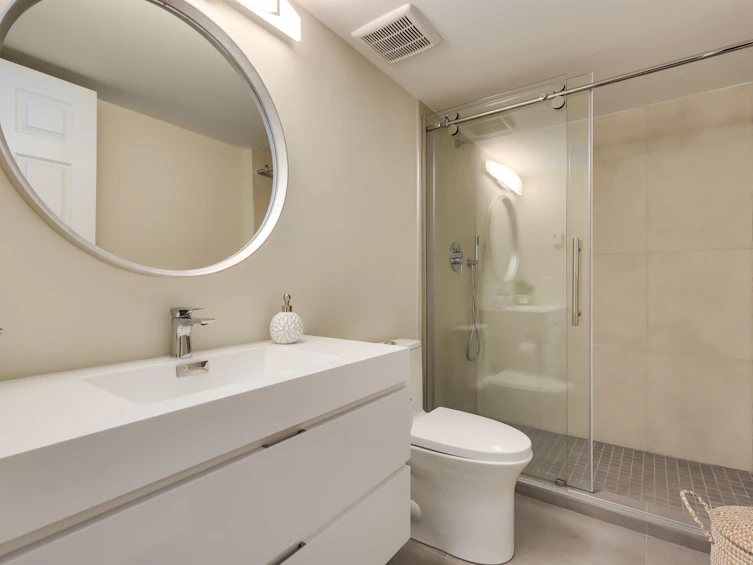 206-3383 Capilano Crescent, North Vancouver, BC, V7R 4W7 - 13