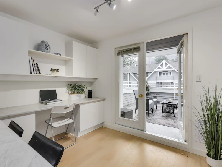 206-3383 Capilano Crescent, North Vancouver, BC, V7R 4W7 - 12