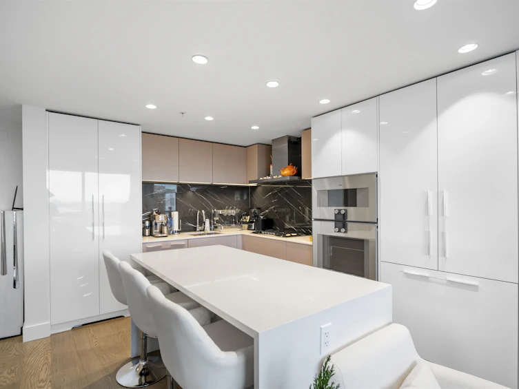 2102-1632 Lions Gate Lane, North Vancouver, BC, V7P 0E2 - 5