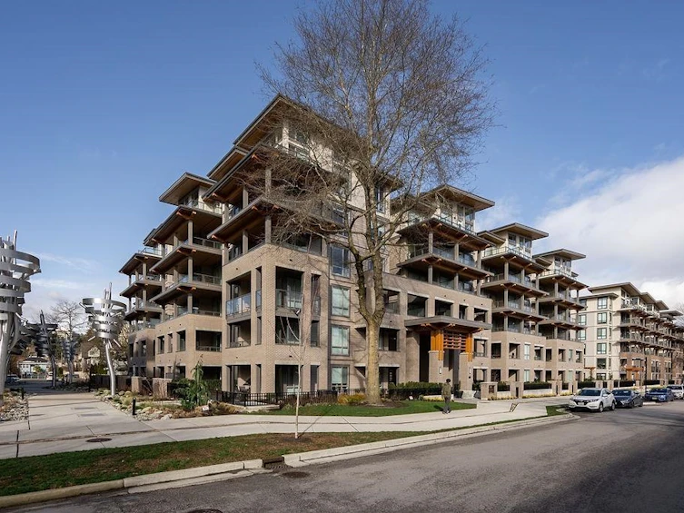 301-7169 14th Avenue, Burnaby, BC, V3N 0H6