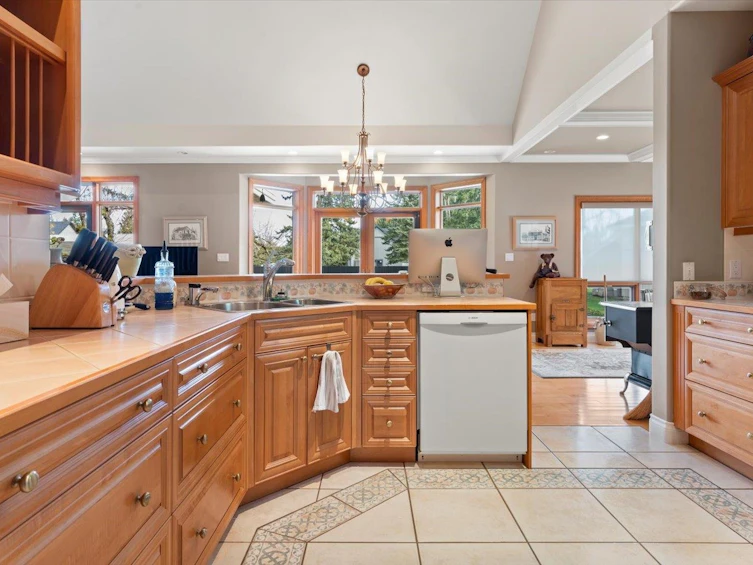 5862 248 Street, Langley, BC, V4W 1B9 - 5