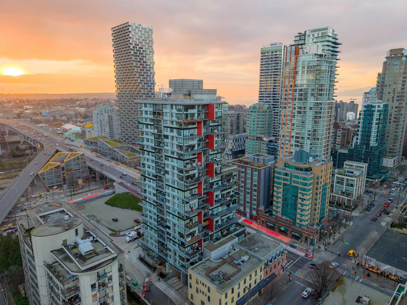 2302 - 1325 Rolston Street, Vancouver BC V6B 0M2