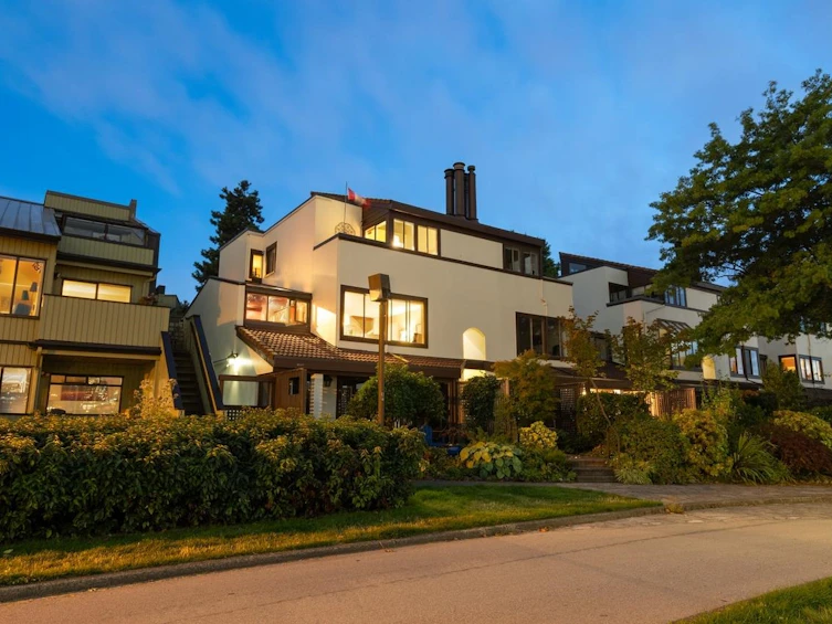 1042 Ironwork Passage, Vancouver, BC, V6H 3P1 - 2