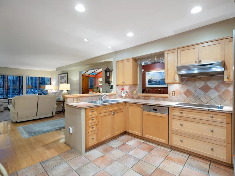 1042 Ironwork Passage, Vancouver, BC, V6H 3P1 - 13