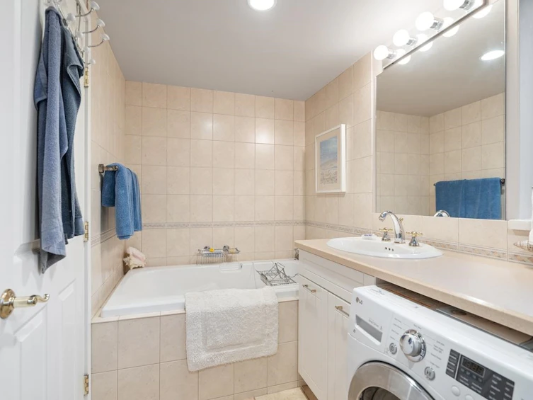 1042 Ironwork Passage, Vancouver, BC, V6H 3P1 - 34