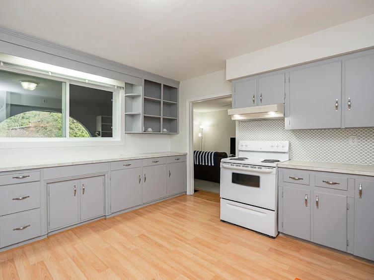 11098 Caledonia Drive, Surrey, BC, V3R 3N3 - 5