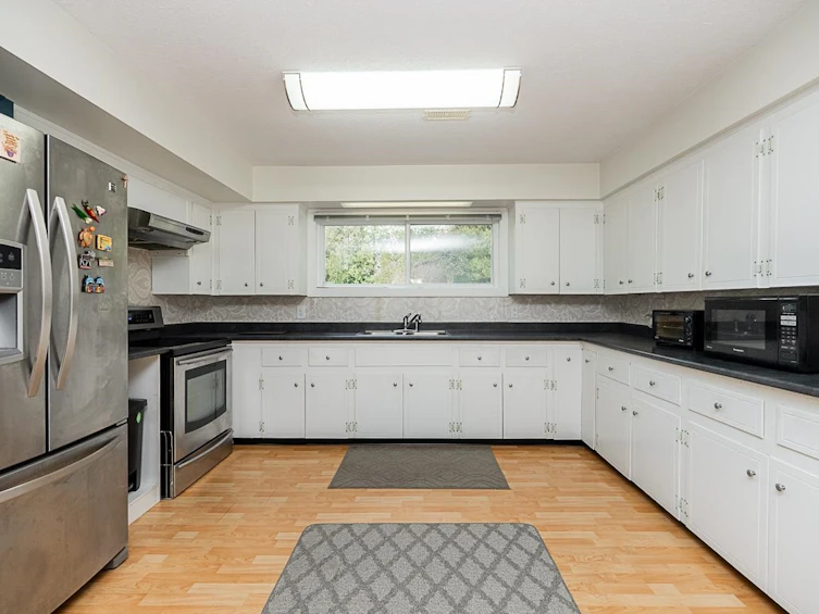11098 Caledonia Drive, Surrey, BC, V3R 3N3 - 18