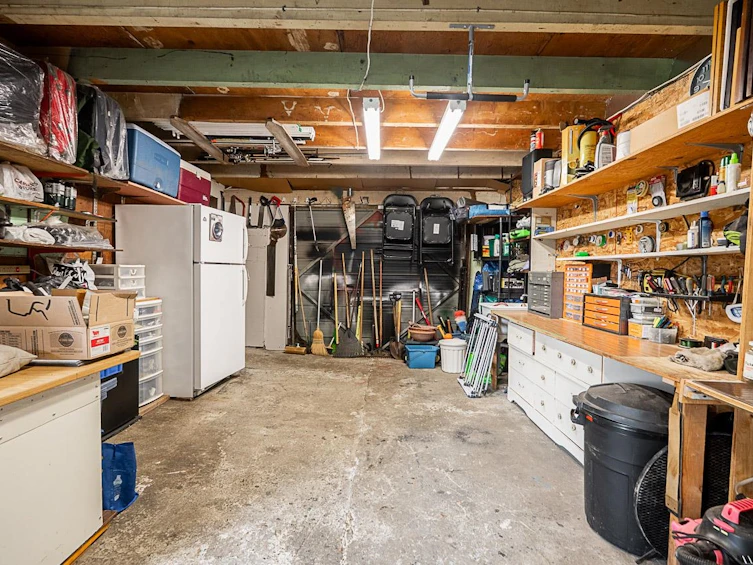 11098 Caledonia Drive, Surrey, BC, V3R 3N3 - 29