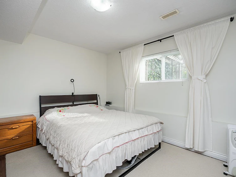 11098 Caledonia Drive, Surrey, BC, V3R 3N3 - 25