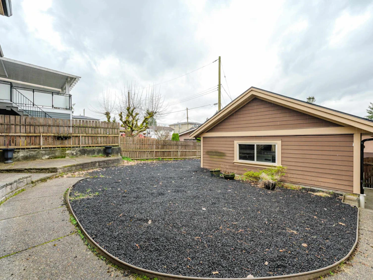 7307 2nd Street, Burnaby, BC, V3N 3P9 - 34