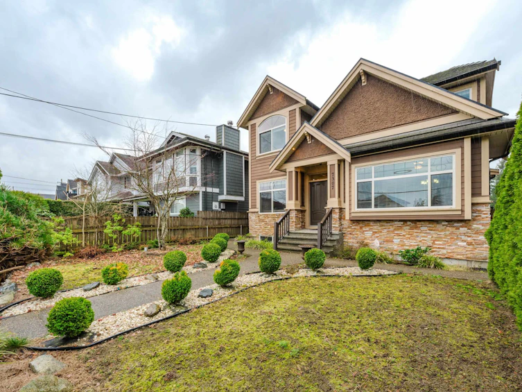 7307 2nd Street, Burnaby, BC, V3N 3P9 - 40
