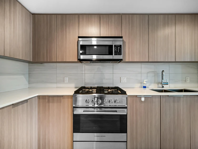 602-1401 Hunter Street, North Vancouver, BC, V7J 0E2 - 8