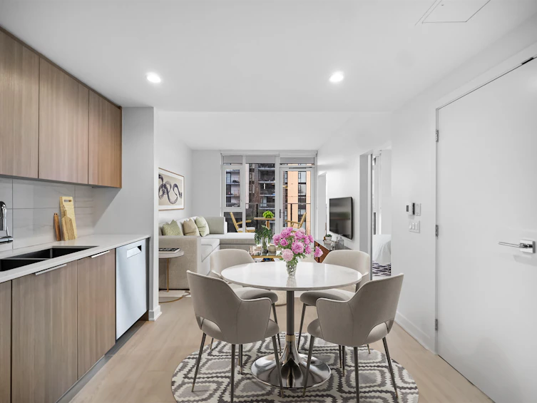 602-1401 Hunter Street, North Vancouver, BC, V7J 0E2 - 2