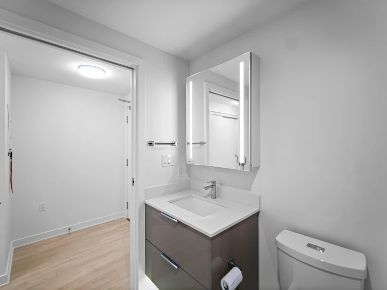 602-1401 Hunter Street, North Vancouver, BC, V7J 0E2 - 10