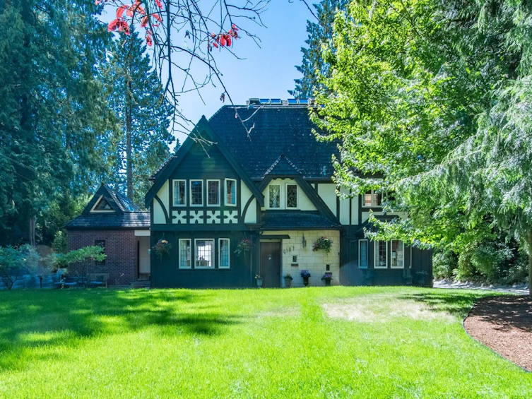 6187 Macdonald Street, Vancouver, BC, V6N 1E7