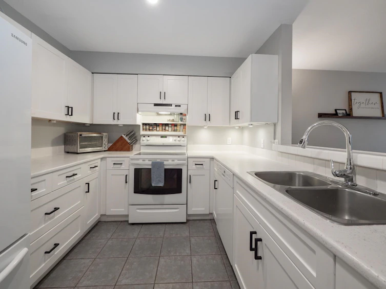 111-5711 Ebbtide Street, Sechelt, BC, V7Z 0J5 - 3