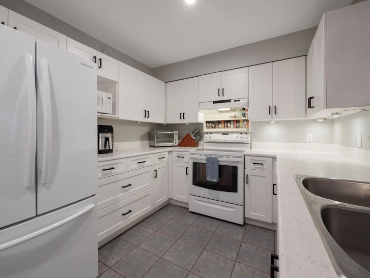 111-5711 Ebbtide Street, Sechelt, BC, V7Z 0J5 - 4