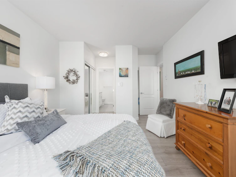 705-140 E 14th Street, North Vancouver, BC, V7L 2N3 - 16