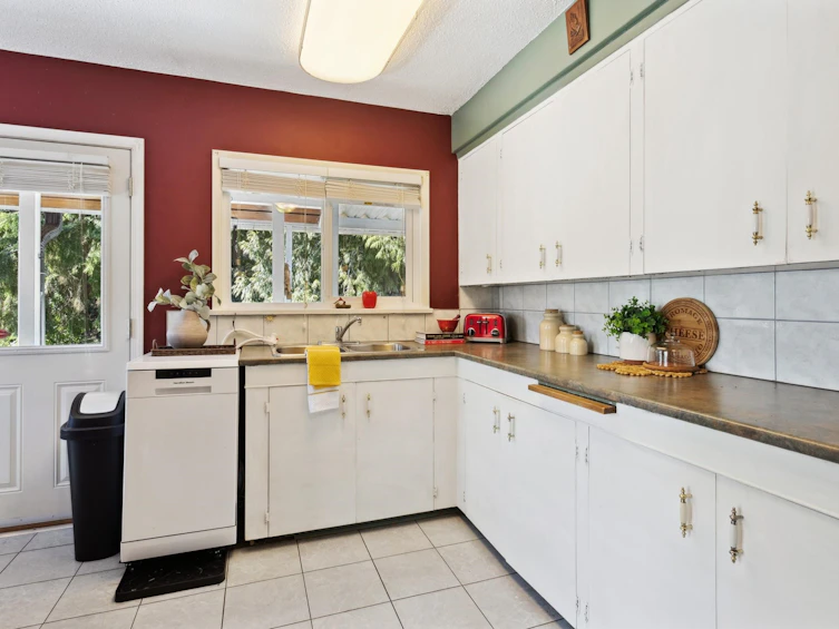 4559 Underwood Avenue, North Vancouver, BC, V7K 2S3 - 5