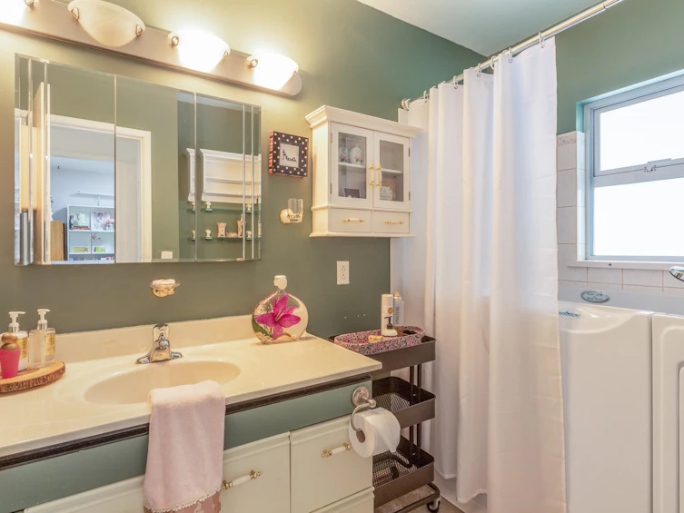 4559 Underwood Avenue, North Vancouver, BC, V7K 2S3 - 8