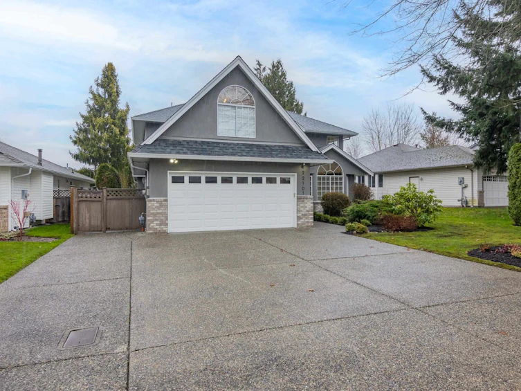 22101 46 Avenue, Langley, BC, V2Z 1A4 - 2