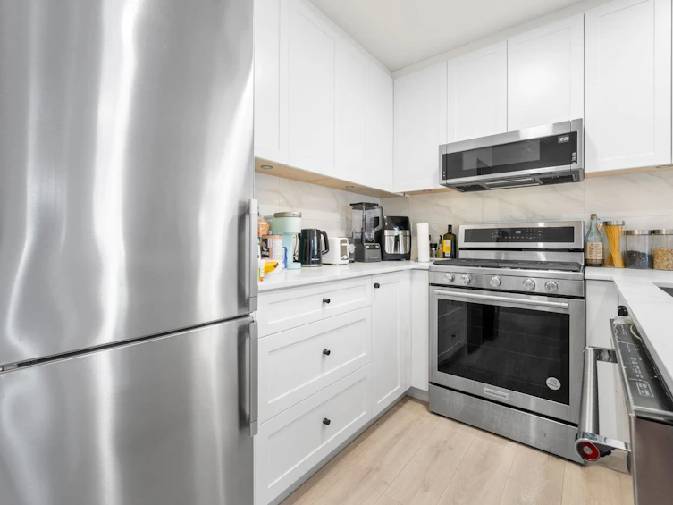 105-2688 Duke Street, Vancouver, BC, V5R 4S9 - 16
