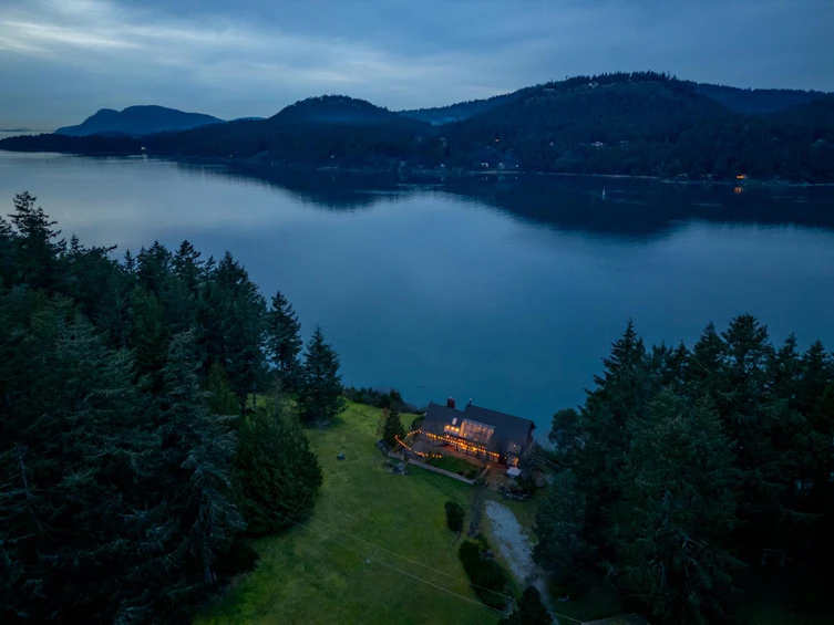 3201 Armadale Road, Pender Island, BC, V0N 2M1 - 2