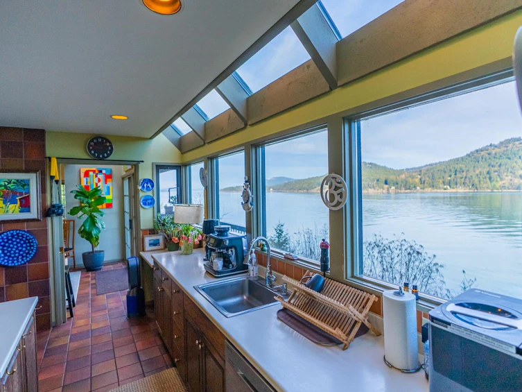 3201 Armadale Road, Pender Island, BC, V0N 2M1 - 9