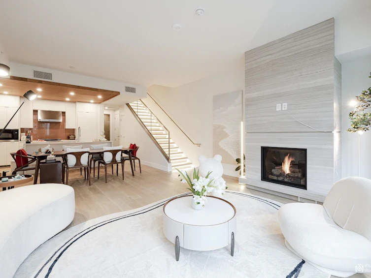 104-6687 Nelson Avenue, West Vancouver, BC, V7W 2B2