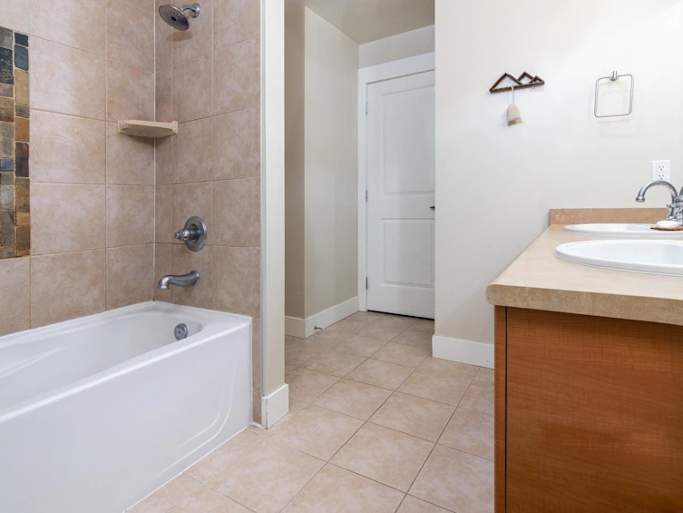 309-1211 Village Green Way, Squamish, BC, V8B 0R7 - 10