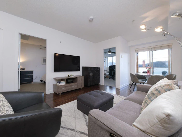 202-702 E King Edward Avenue, Vancouver, BC, V5V 0A9 - 4