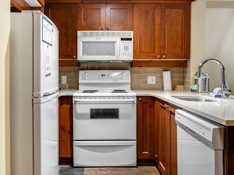 404 G4-4653 Blackcomb Way, Whistler, BC, V8E 0Y9 - 11