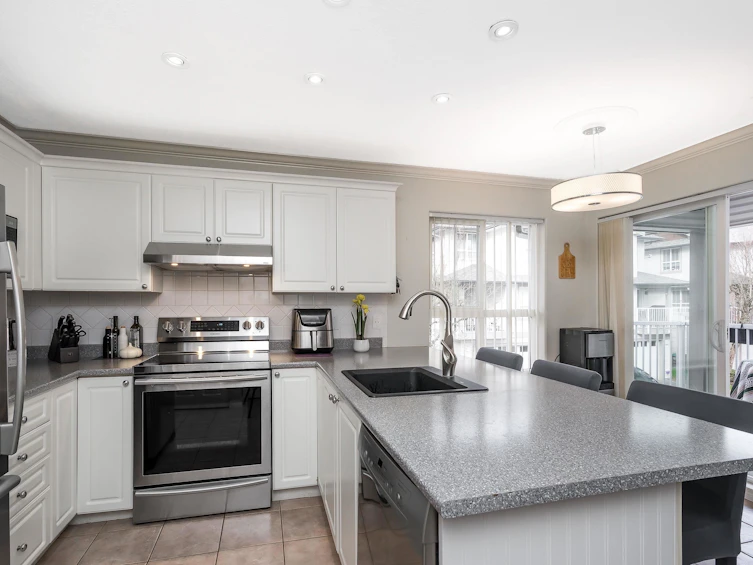 18626 65th Avenue, Surrey, BC, V3S 8Z9 - 13