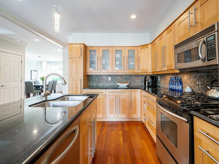 45 W 23rd Avenue, Vancouver, BC, V5Y 2G8 - 7