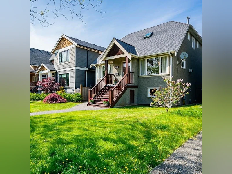 45 W 23rd Avenue, Vancouver BC V5Y 2G8