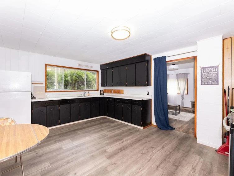 1225 Roberts Creek Road, Roberts Creek, BC, V0N 2W2 - 6