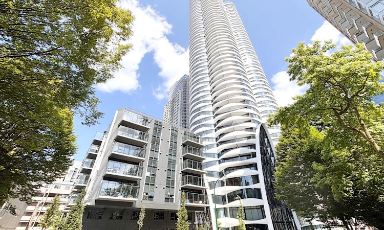2702-1033 Nelson Street