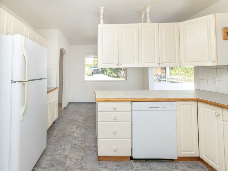 933 Gower Point Road, Gibsons, BC, V0N 1V3 - 7