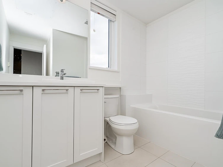304-22087 49 Avenue, Langley, BC, V3A 0K4 - 22