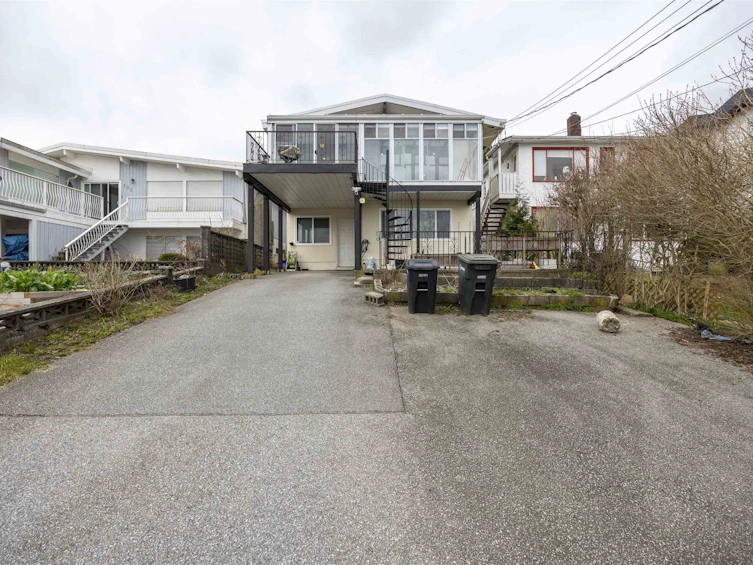 128 N Holdom Avenue, Burnaby, BC, V5B 1K3 - 5