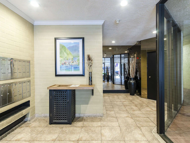301-4323 Gallant Avenue, North Vancouver, BC, V7G 2C1 - 39