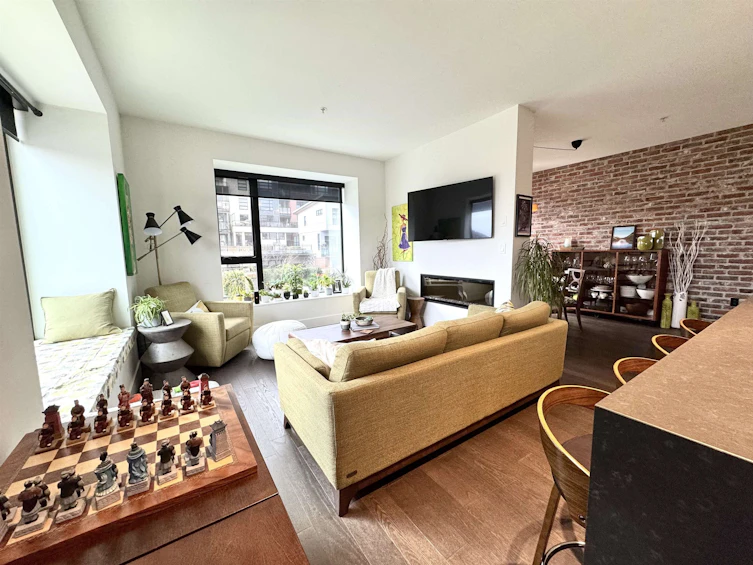310-83 Moody Street, Port Moody, BC, V3H 0K7 - 2
