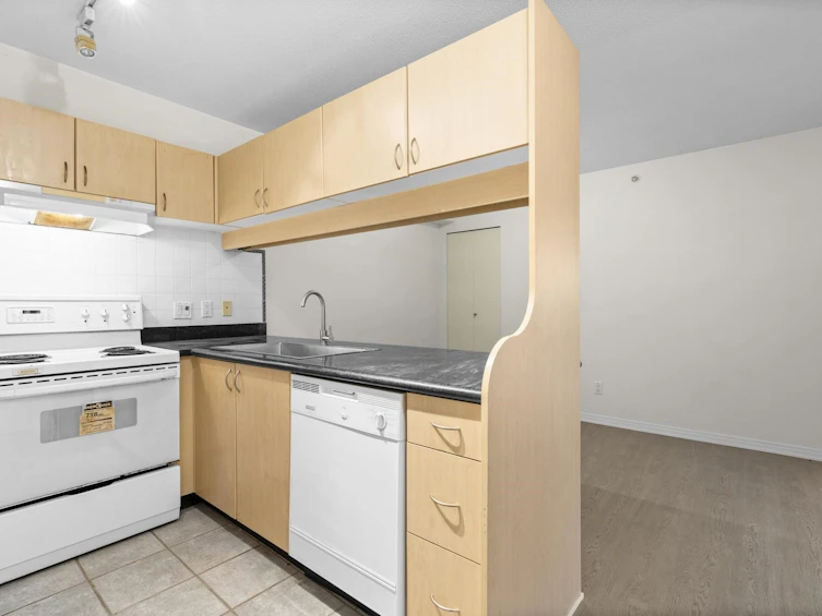 410-6611 Cooney Road, Richmond, BC, V6Y 4C5 - 6