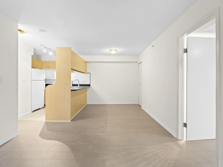 410-6611 Cooney Road, Richmond, BC, V6Y 4C5 - 4