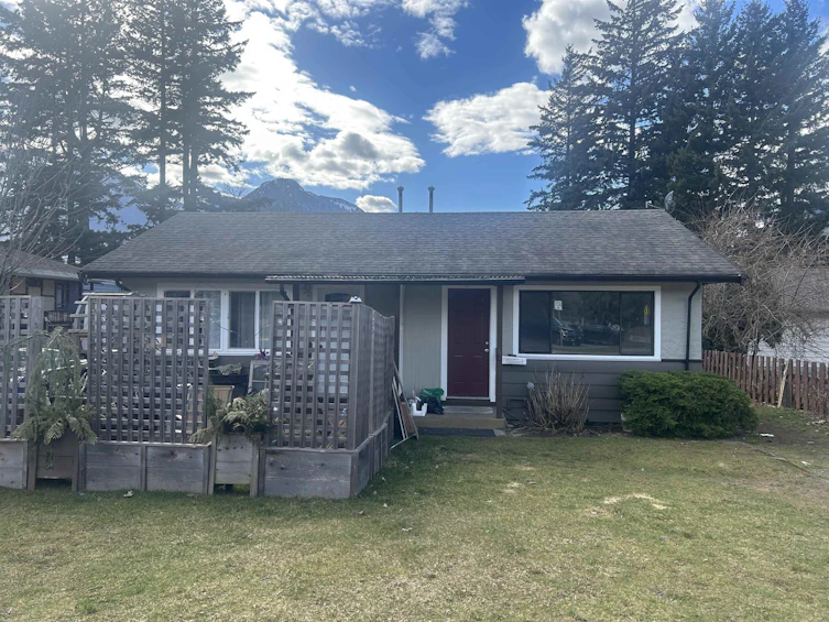 534-536 6th Avenue, Hope, BC, V0X 1L0 - 2