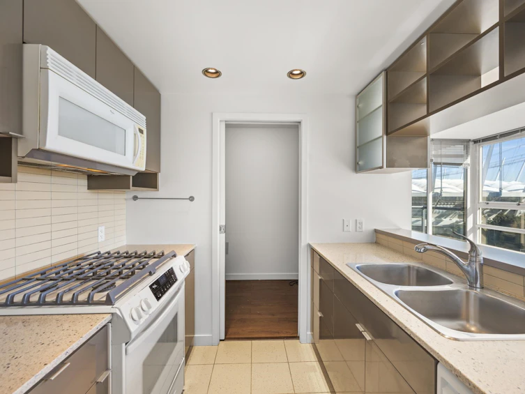 2005-928 Beatty Street, Vancouver, BC, V6Z 3G6 - 16