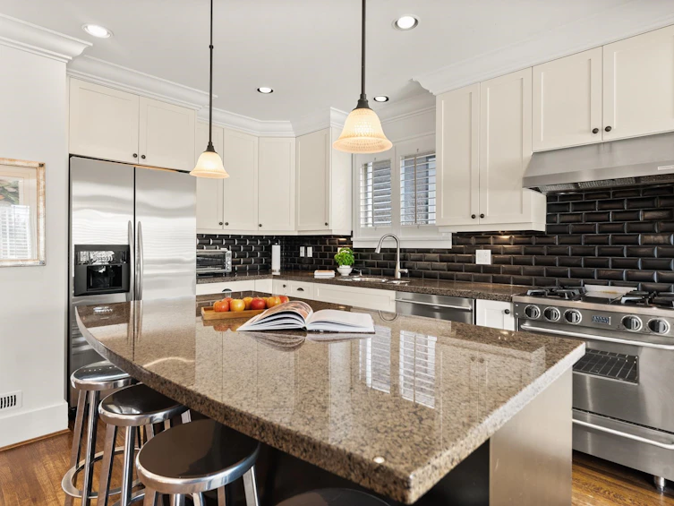 3550 W 31st Avenue, Vancouver, BC, V6S 1X9 - 9