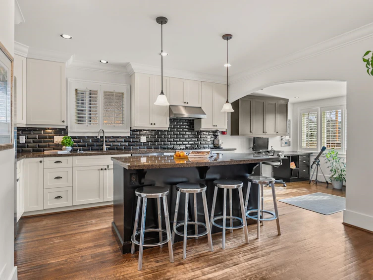 3550 W 31st Avenue, Vancouver, BC, V6S 1X9 - 4