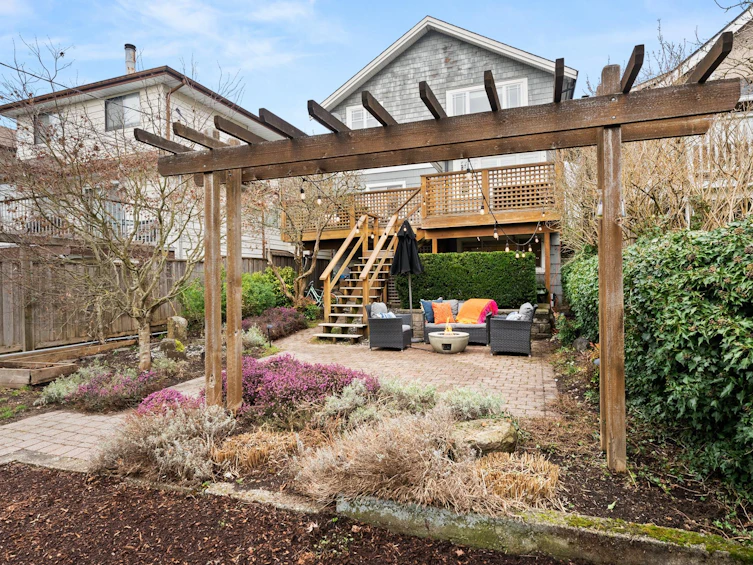 3550 W 31st Avenue, Vancouver, BC, V6S 1X9 - 3