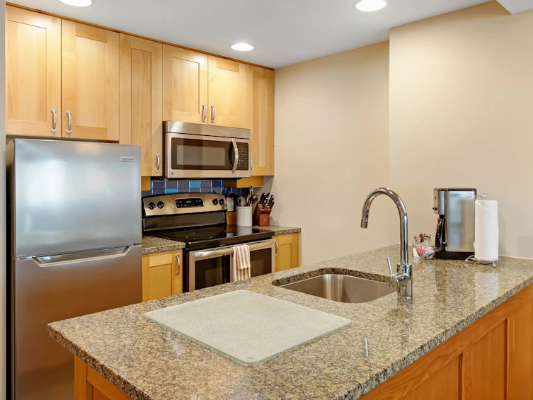 318C-2036 London Lane, Whistler, BC, V8E 0N7 - 11